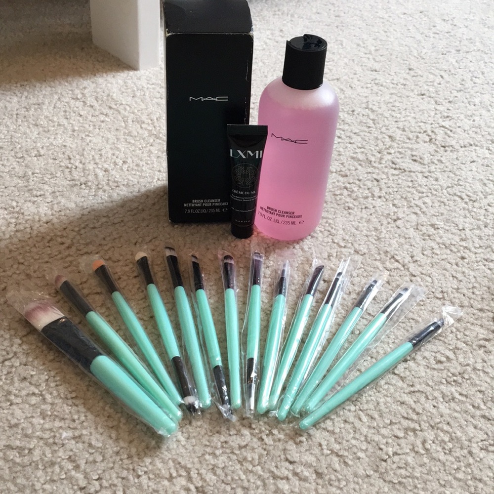 Mac Brush Cleaner, LXMI Moisturizer, & 14 Brushes